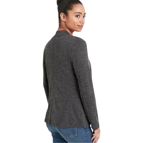 Banana Republic Black and White Herringbone Machine Washable Blazer Size Medium - Picture 2 of 10